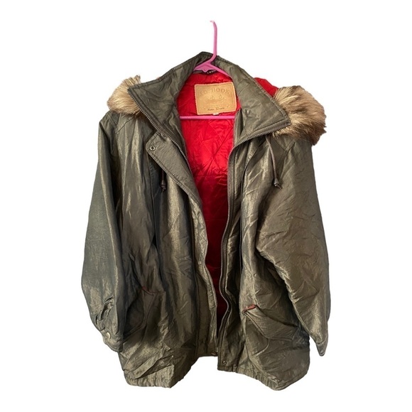 Women’s Olive Green Coat Size 10!with Hoodie in Excellent Used Condition - Picture 4 of 5